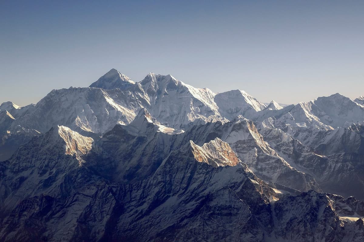 Everest mountain flight: the Everest range from the air, Nepal